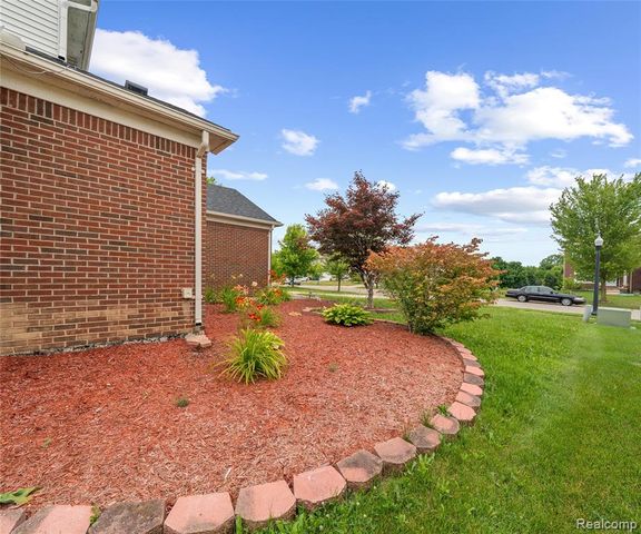 5864 Willow Ridge Drive, Ypsilanti, MI 48197