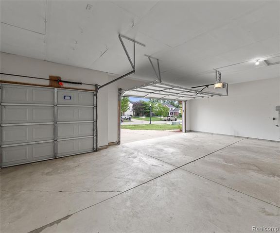 5864 Willow Ridge Drive, Ypsilanti, MI 48197