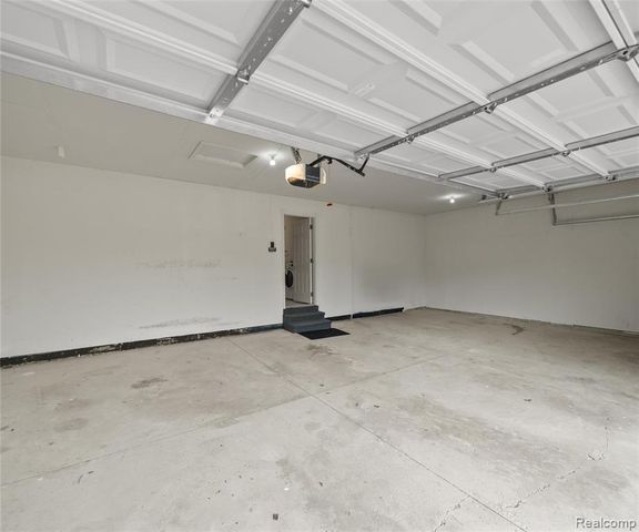 5864 Willow Ridge Drive, Ypsilanti, MI 48197