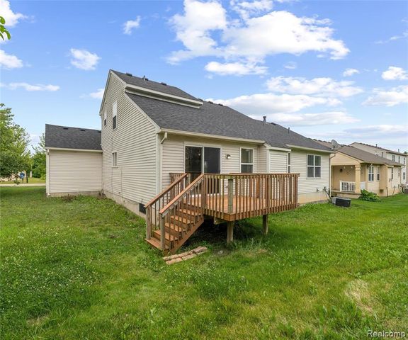 5864 Willow Ridge Drive, Ypsilanti, MI 48197