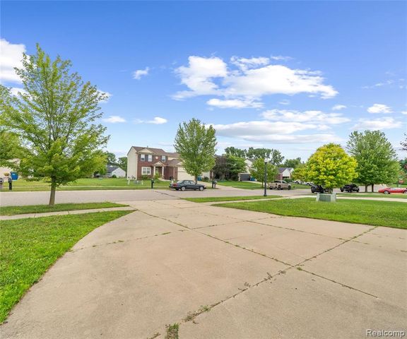 5864 Willow Ridge Drive, Ypsilanti, MI 48197