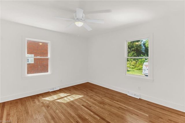 3423 Summit Avenue, Greensboro, NC 27405