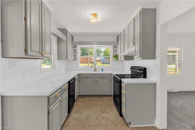3423 Summit Avenue, Greensboro, NC 27405
