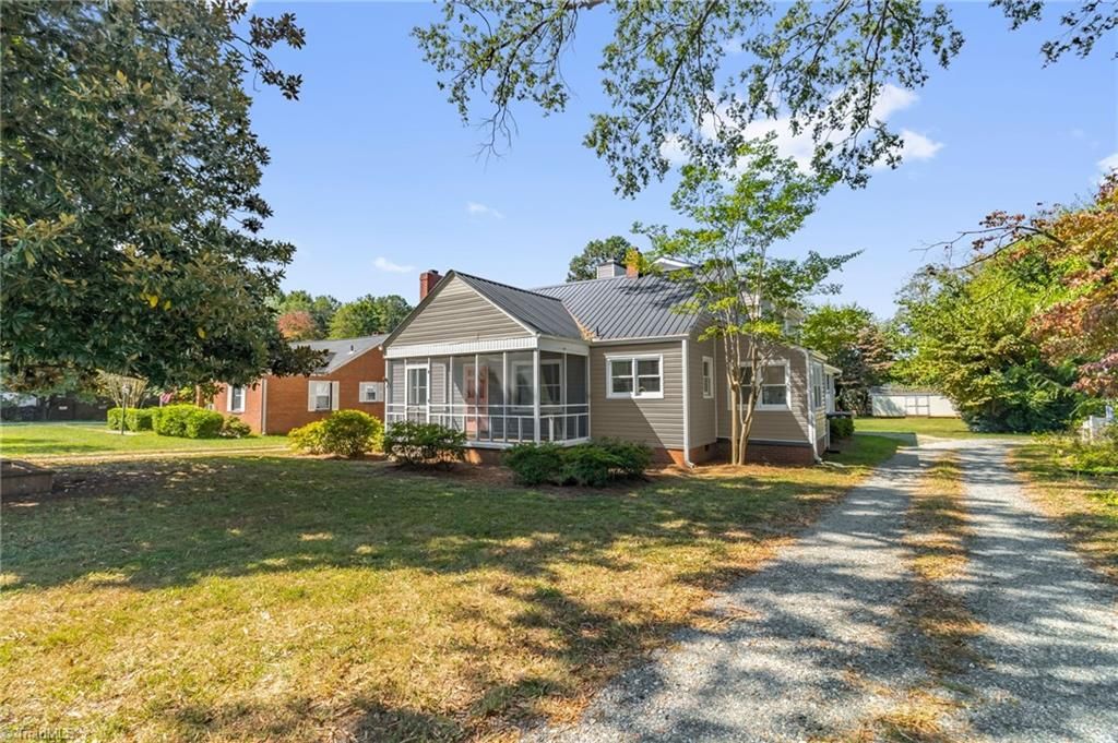 3423 Summit Avenue, Greensboro, NC 27405