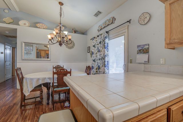 866 Fountain Circle, Redding, CA 96003