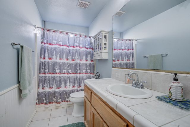 866 Fountain Circle, Redding, CA 96003