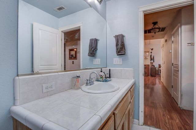 866 Fountain Circle, Redding, CA 96003