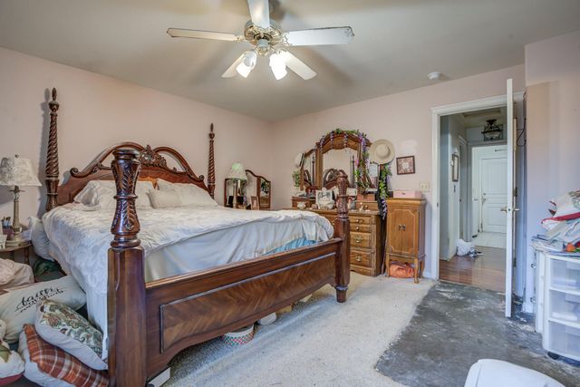 866 Fountain Circle, Redding, CA 96003