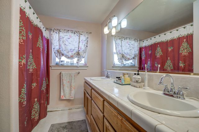 866 Fountain Circle, Redding, CA 96003