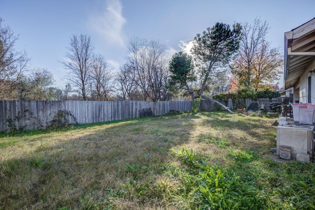 866 Fountain Circle, Redding, CA 96003