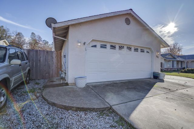 866 Fountain Circle, Redding, CA 96003
