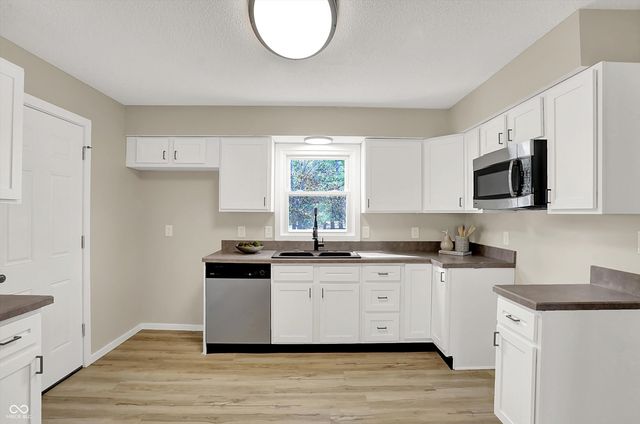 1426 Westwind Drive, Avon, IN 46123