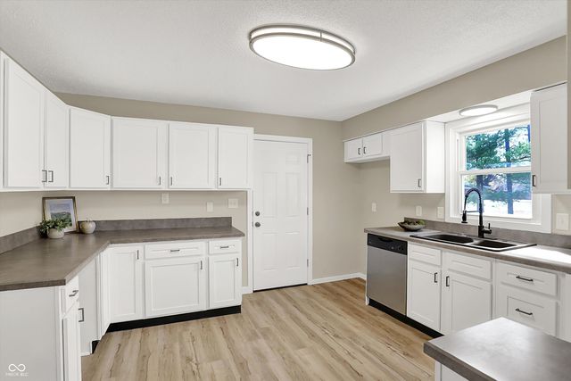 1426 Westwind Drive, Avon, IN 46123