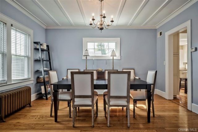 28 Lindbergh Street, Locust Valley, NY 11560