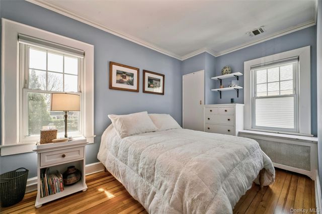 28 Lindbergh Street, Locust Valley, NY 11560