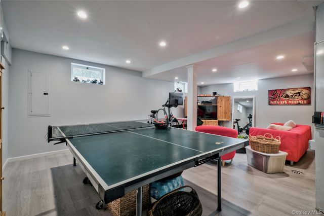 28 Lindbergh Street, Locust Valley, NY 11560