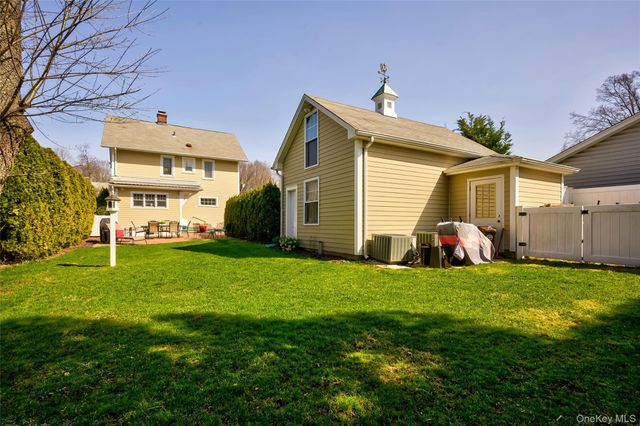 28 Lindbergh Street, Locust Valley, NY 11560