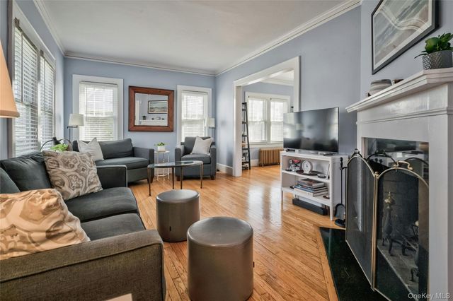 28 Lindbergh Street, Locust Valley, NY 11560