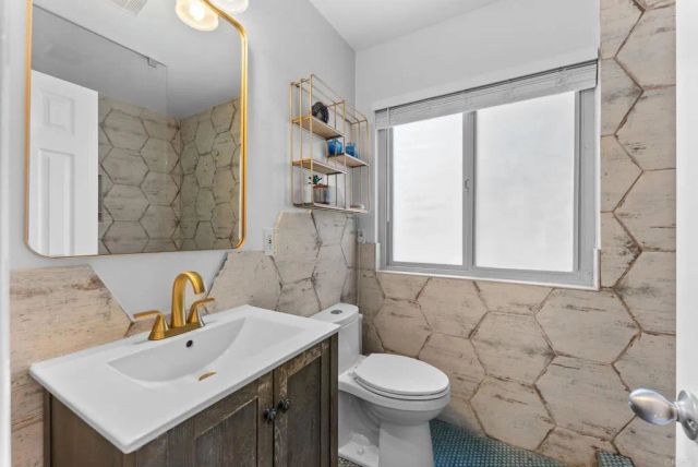 2784 Havasupai Avenue, San Diego, CA 92117