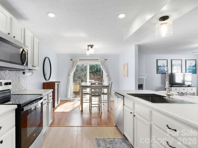 1 Mosers Place, Candler, NC 28715