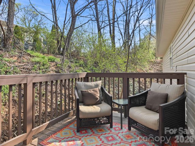 1 Mosers Place, Candler, NC 28715