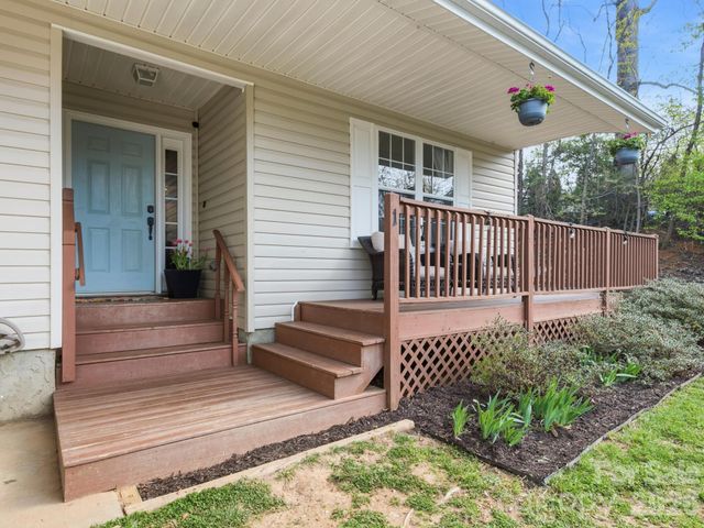 1 Mosers Place, Candler, NC 28715