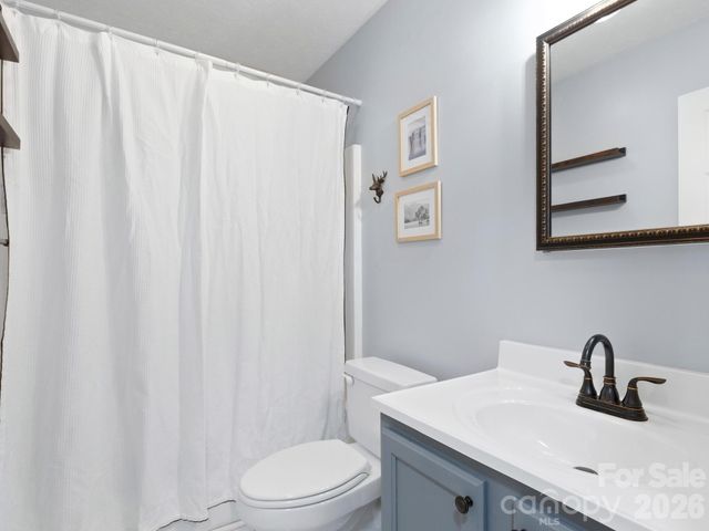 1 Mosers Place, Candler, NC 28715