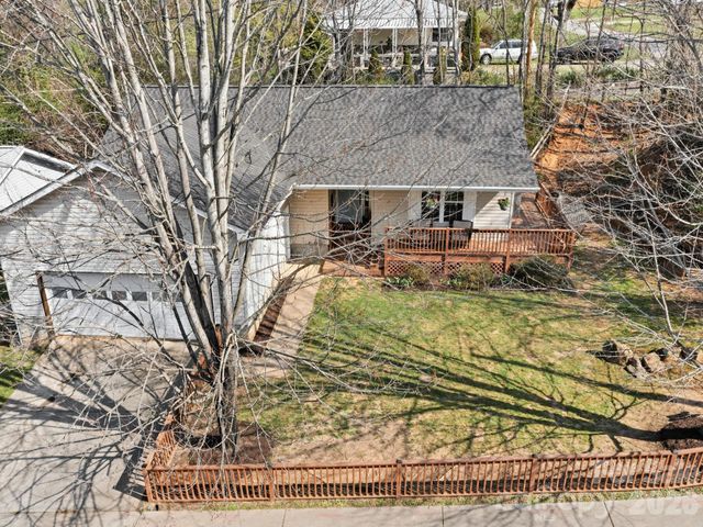 1 Mosers Place, Candler, NC 28715