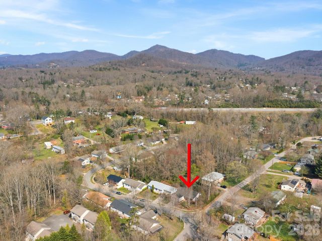 1 Mosers Place, Candler, NC 28715