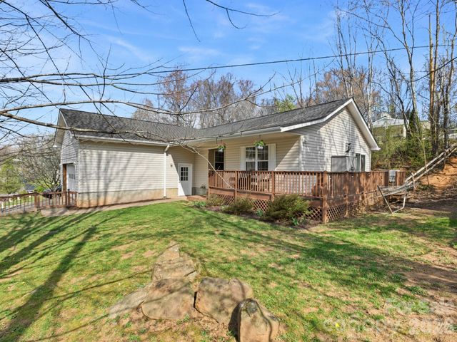 1 Mosers Place, Candler, NC 28715