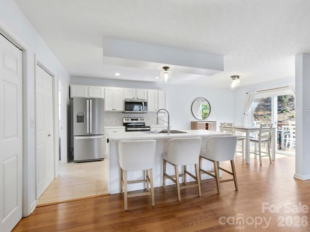 1 Mosers Place, Candler, NC 28715