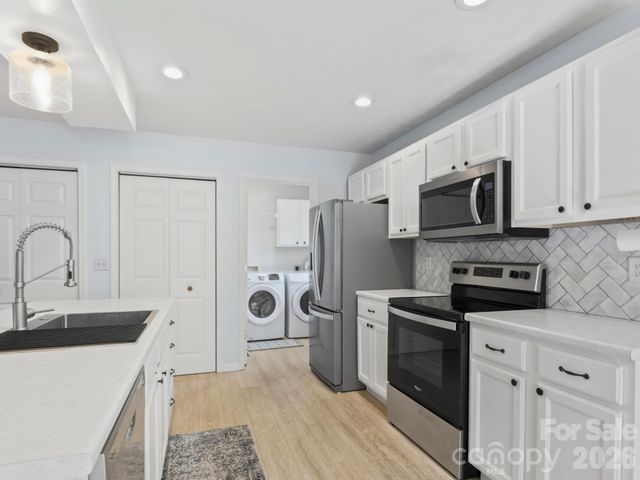 1 Mosers Place, Candler, NC 28715