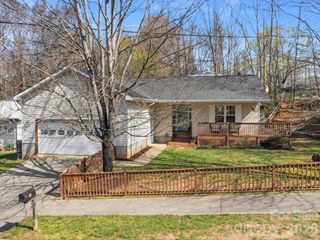 1 Mosers Place, Candler, NC 28715