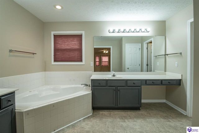2528 Shadow Creek Lane, Elizabethtown, KY 42701