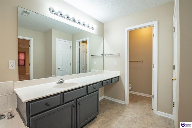 2528 Shadow Creek Lane, Elizabethtown, KY 42701