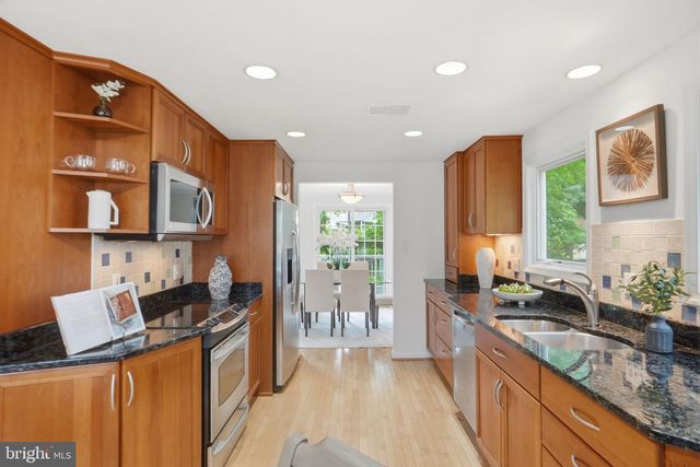 2023 FREEDOM LN, Falls Church, VA 22043
