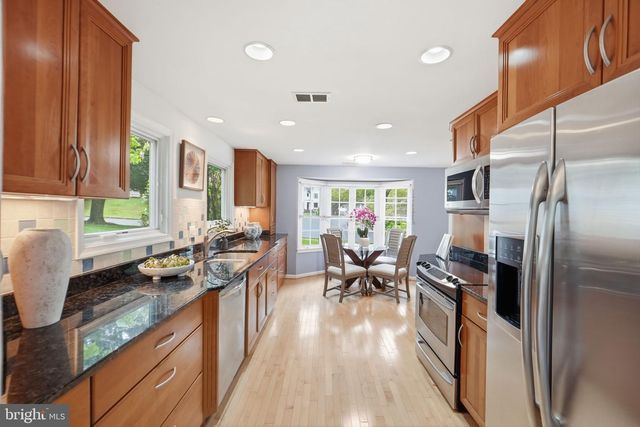 2023 FREEDOM LN, Falls Church, VA 22043