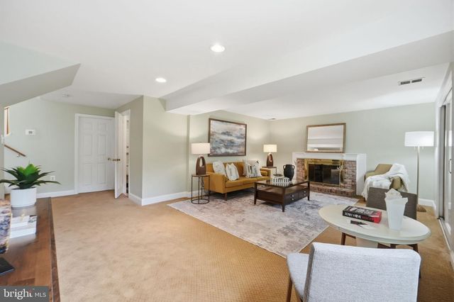 2023 FREEDOM LN, Falls Church, VA 22043