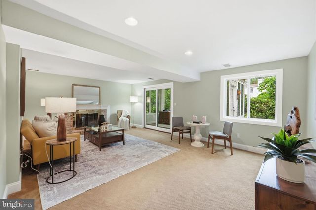 2023 FREEDOM LN, Falls Church, VA 22043