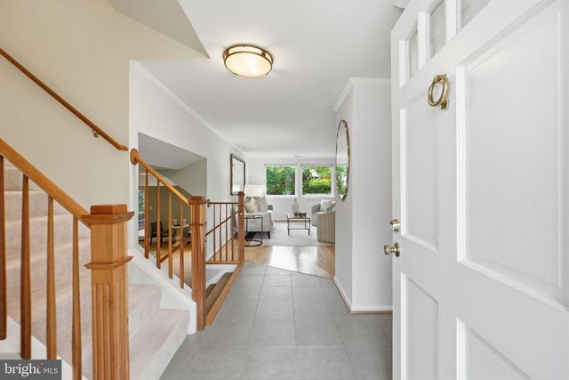 2023 FREEDOM LN, Falls Church, VA 22043