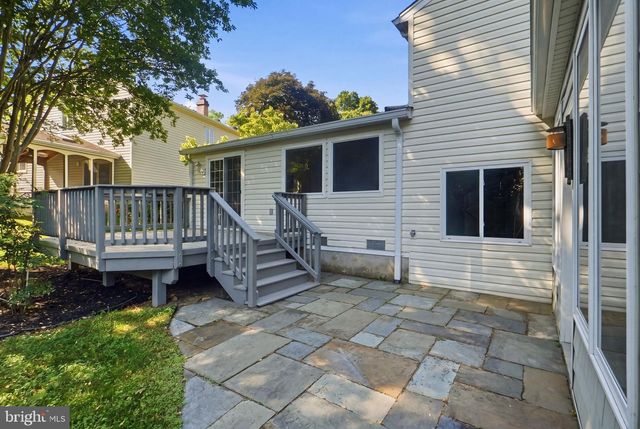 2023 FREEDOM LN, Falls Church, VA 22043