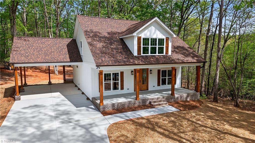 2206 N Asheboro School Road, Asheboro, NC 27205