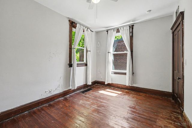 2200 W Clifton Avenue, Cincinnati, OH 45219