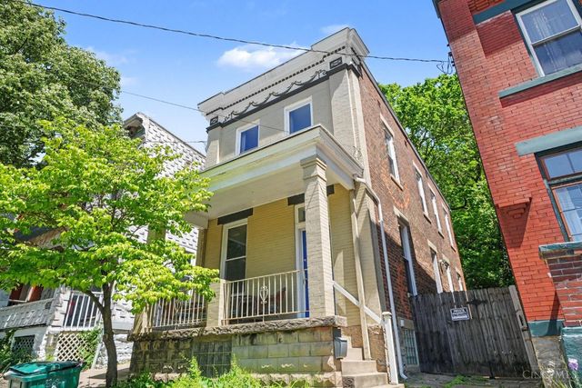 2200 W Clifton Avenue, Cincinnati, OH 45219