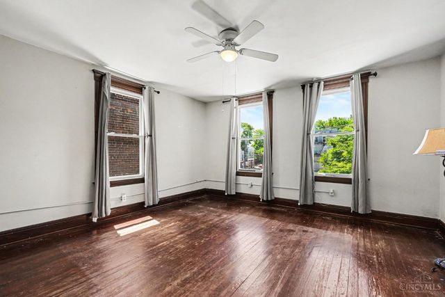 2200 W Clifton Avenue, Cincinnati, OH 45219