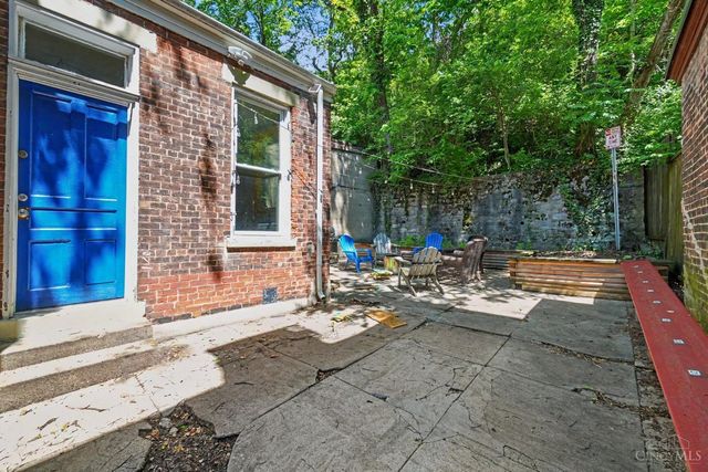 2200 W Clifton Avenue, Cincinnati, OH 45219