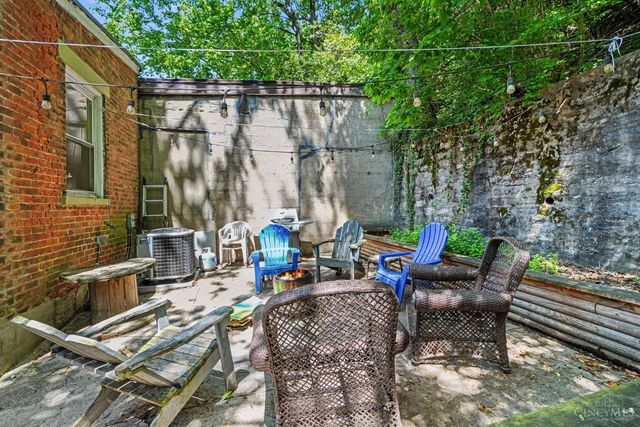 2200 W Clifton Avenue, Cincinnati, OH 45219