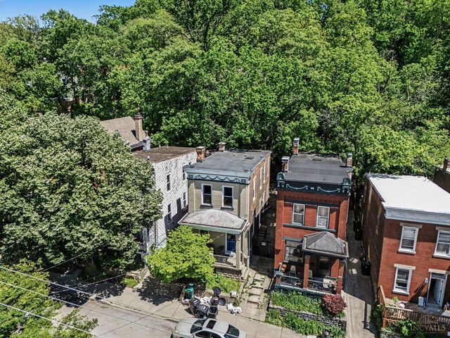 2200 W Clifton Avenue, Cincinnati, OH 45219