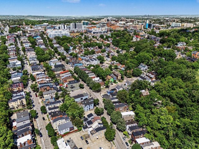 2200 W Clifton Avenue, Cincinnati, OH 45219