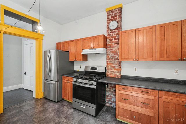 2200 W Clifton Avenue, Cincinnati, OH 45219